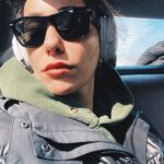 Esra Ruşan Instagram - Otur, konuşcaklarımız var.