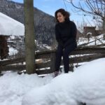 Esra Ruşan Instagram - Geriye bakıp yeni rota belirledim. Ben en çok neleri sevmiştim🤟🏻