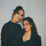 Esra Ruşan Instagram - Daha çok fotoğraf var, bir süre buralar benim. E mutlu günler niye var? @kbaruonu sen bizi biraraya getirdin, ve sana güvenmek çok güzeldi. @gupseo sen yazdın, oyun oynamayı tekrar hatırladım @nulookofficial ne harika kucağınızda taşıdınız bizi bebek gibi. Ve tüm @personamenajerlik benimle beraber bir takım gibi çalıştık. Teşekkürler. Tüm süreçte yüzümüzü güldüren tüm o kocaman kadınlar ekibi, harikaydınız. Güvende hissetmek ne güzel. Sevgi dolu insanlarla hizalanmak çok güzel. Oh be. Şimdi film 19 ocak’da sizlerin. Seyircisi bol, seyri güzel olsun🌹