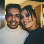 Esra Ruşan Instagram - Daha çok fotoğraf var, bir süre buralar benim. E mutlu günler niye var? @kbaruonu sen bizi biraraya getirdin, ve sana güvenmek çok güzeldi. @gupseo sen yazdın, oyun oynamayı tekrar hatırladım @nulookofficial ne harika kucağınızda taşıdınız bizi bebek gibi. Ve tüm @personamenajerlik benimle beraber bir takım gibi çalıştık. Teşekkürler. Tüm süreçte yüzümüzü güldüren tüm o kocaman kadınlar ekibi, harikaydınız. Güvende hissetmek ne güzel. Sevgi dolu insanlarla hizalanmak çok güzel. Oh be. Şimdi film 19 ocak’da sizlerin. Seyircisi bol, seyri güzel olsun🌹