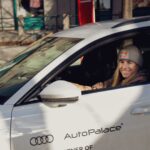 Ester Ledecká Instagram - Na skok v Praze. Jste připraveni na rychlý starty na semaforech?🚦🏁 A short stop in Prague. Are you ready for quick starts at the traffic lights?🚦🏁 @autopalacecz @czeskisnowboard 📷by: @justin_reiter STR