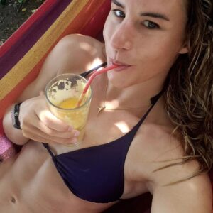 Ester Ledecká Instagram - Siesta🧃😁
@bogner.fireandice
@richardmille
STR