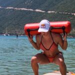 Ester Ledecká Instagram - Přinesla jsem si posilovnu trochu blíž k vodě 🥵😁 Brought my gym a bit closer to the water 🥵😁 STR @redbull @bogner.fireandice