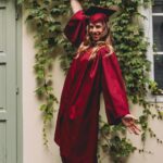 Ester Ledecká Instagram - MagiSTRa 👩🏼‍🎓 MaSTRs degree 👩🏼‍🎓 @univerzita_vsfs