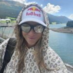 Ester Ledecká Instagram - Windsurfarskej vetřelec v kajtarskym rajonu... STR @redbullcz @bogner.fireandice @pocsports