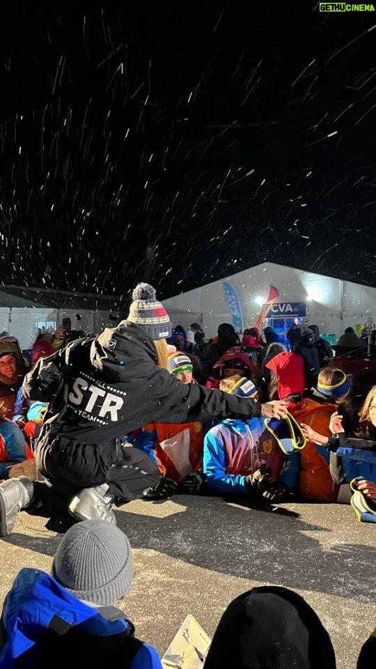 Ester Ledecká Instagram - V Cervinii se sice závod nakonec nejel, ale diváci a fanoušci byli úžasný🇮🇹❤️! Děkuju a těším se na vás v St. Moritz🇨🇭. In the end, the race didn't take place in Cervinia, but the spectators and fans were amazing🇮🇹❤️! Thank you and I look forward to seeing you in St. Moritz🇨🇭. STR Cervinia-Zermatt