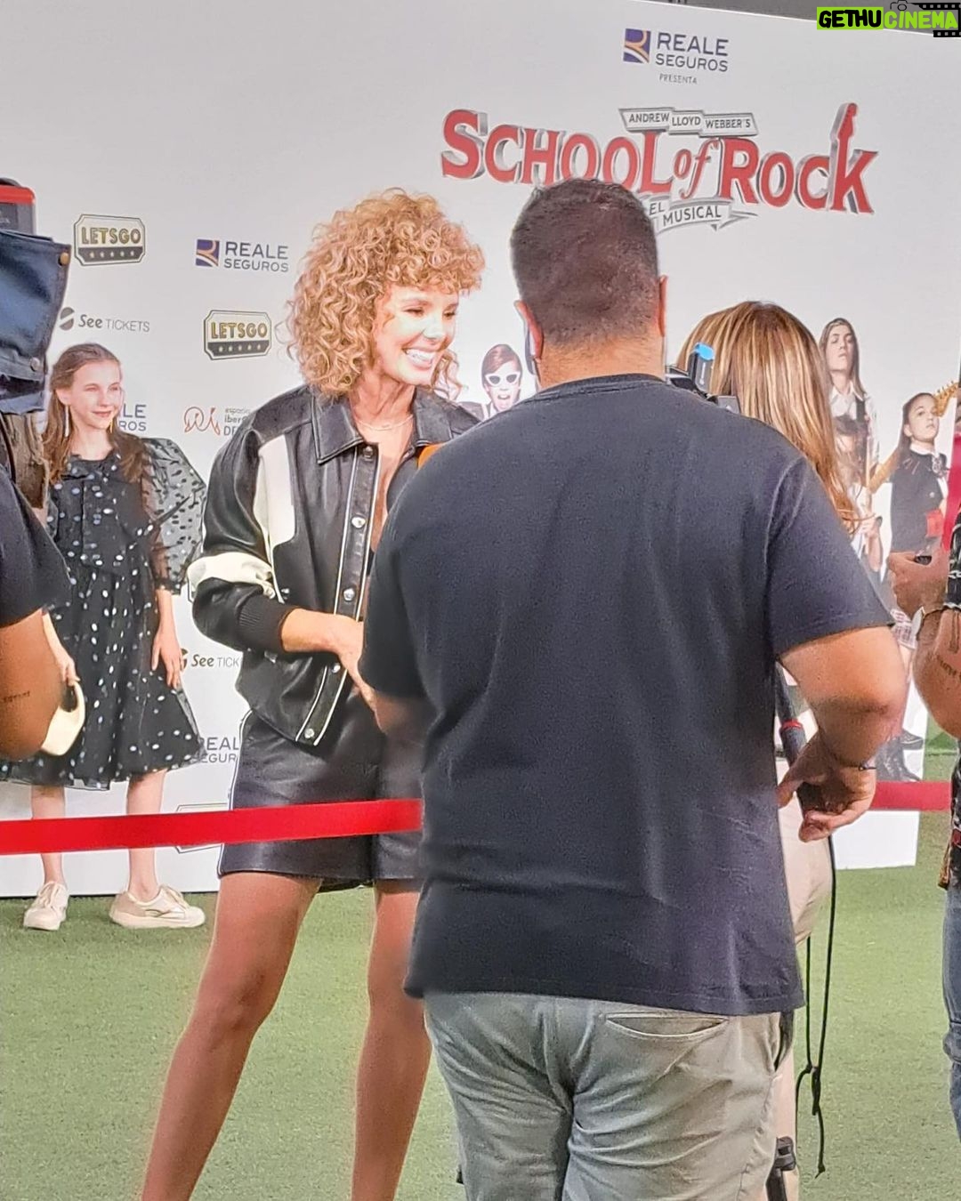 Esther Acebo Instagram - Cuantísimo TALENTO y diversión ayer en @schoolofrockes 🎸 🤘🏼 • MUAH @sandrononna @yslbeauty @isazancajo @edu_ordono LOOK @josejuan35 @boss