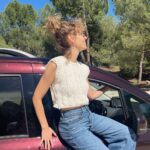 Esther Acebo Instagram - Sí, tengo q Lavar La furgo.. pero eL paseíto por La sierra Lo ha merecido 🌳 💚 @mbfurgonetas