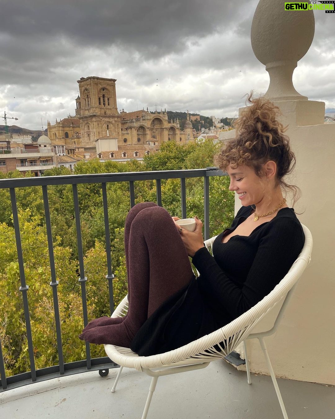 Esther Acebo Instagram - FeeLing home ♥️🏡 @airbnb #ad