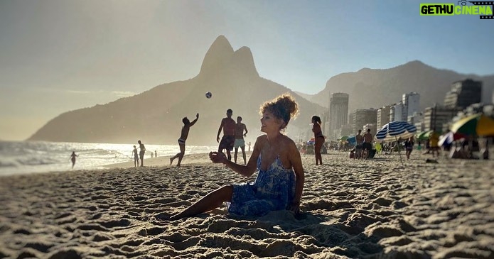 Esther Acebo Instagram - Hace un año y pico rodamos ‘DE PERDiDOS A RÍO’, de @joaquinmazon ✨ Aquí aLgunos recuerdos de aquellas semanas intensas. Hoy, La peLi es VUESTRA! SoLo en cines!! 🎬 Yo La llevaré SiEMPRE en mi corazón 💝 @sonypicturesspain @pecadofilms @laclaquetapc