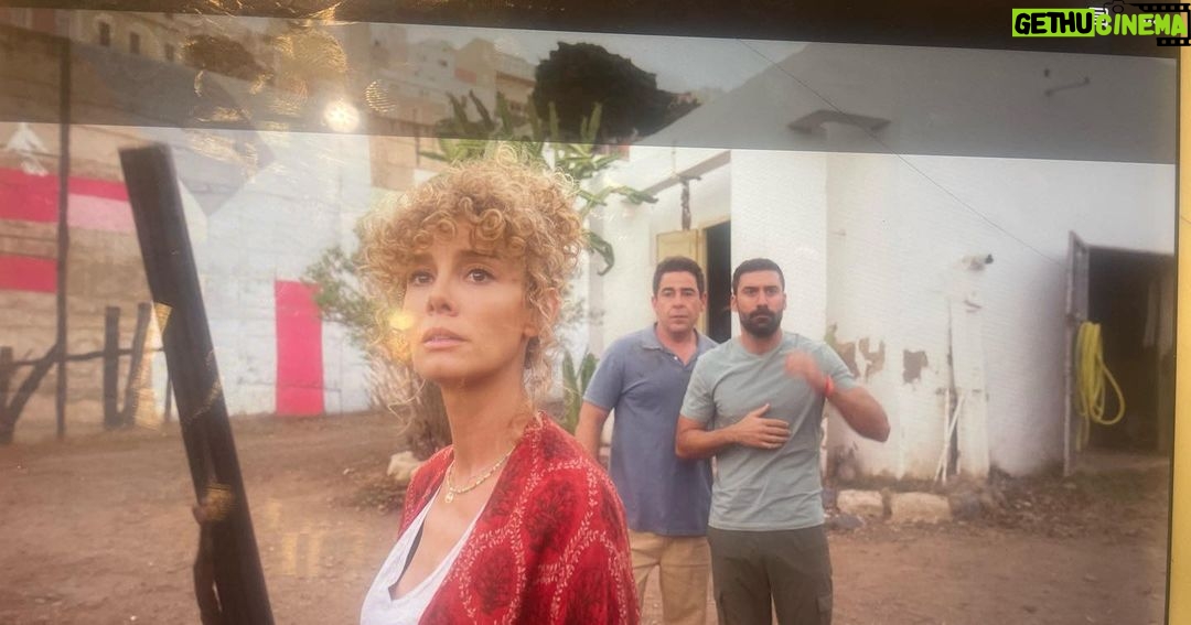 Esther Acebo Instagram - Hace un año y pico rodamos ‘DE PERDiDOS A RÍO’, de @joaquinmazon ✨ Aquí aLgunos recuerdos de aquellas semanas intensas. Hoy, La peLi es VUESTRA! SoLo en cines!! 🎬 Yo La llevaré SiEMPRE en mi corazón 💝 @sonypicturesspain @pecadofilms @laclaquetapc