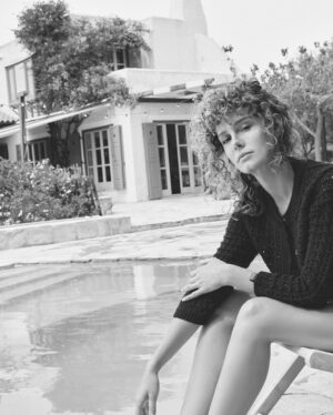 Esther Acebo Instagram - Mi visita a Grecia dejó cosas muy bonitas 🇬🇷💕
Thank you to this amazing team
•
@marieclairegreece 
Editor in chief @galaxy_faraway 
Photographer @harisfarsarakis 
Photo assistant @mariamaniati__ 
Fashion editor @apostolisgofas 
Make up @maritapolitou 
Hair @mrjosequijano / @alexmethair