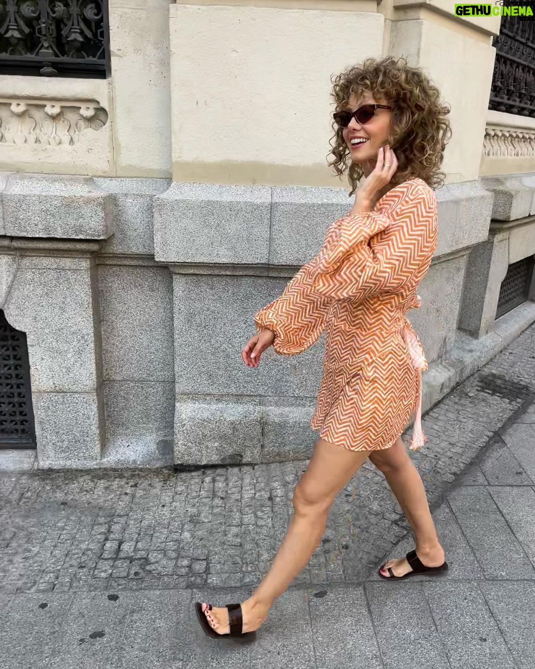 Esther Acebo Instagram - WaLking on sunshine 🧡