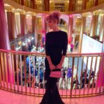 Esther Acebo Instagram – iNVESTiGACiÓN y ESPERANZA son Los conceptos que rescato de ayer en #ellecancerball
Muchísimas gracias @elle_spain por contar conmigo para un evento tan importante y enhorabuena por hacerLo tan bonito y especiaL 💕