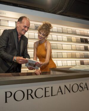Esther Acebo Instagram - FeLiz de haber acompañado a @porcelanosa en su 50 aniversario y en La apertura de su primera tienda en Costa Rica.
Han sido 48h de conocer un espacio increíbLe, un equipo taLentosísimo y un montón de gente maraviLLosa.
PURA ViDA amig@s! 🙌🏻♥️