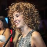 Esther Acebo Instagram - Risas. Nervios. ApLausos. Emoción. Y abrazos. Muchos abrazos. 🥰 Anoche disfruté de La premier de La 2ª temporada de OPERACIÓN MAREA NEGRA, y no puedo estar más feLiz de La gente increíbLe que conforma este proyecto. EL 10 de febrero es VUESTRA en @primevideo 👗 @josejuan35 @michaelkors @messikajewelry 💋 @raquelalvarezdiaz_