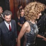 Esther Acebo Instagram - Risas. Nervios. ApLausos. Emoción. Y abrazos. Muchos abrazos. 🥰 Anoche disfruté de La premier de La 2ª temporada de OPERACIÓN MAREA NEGRA, y no puedo estar más feLiz de La gente increíbLe que conforma este proyecto. EL 10 de febrero es VUESTRA en @primevideo 👗 @josejuan35 @michaelkors @messikajewelry 💋 @raquelalvarezdiaz_