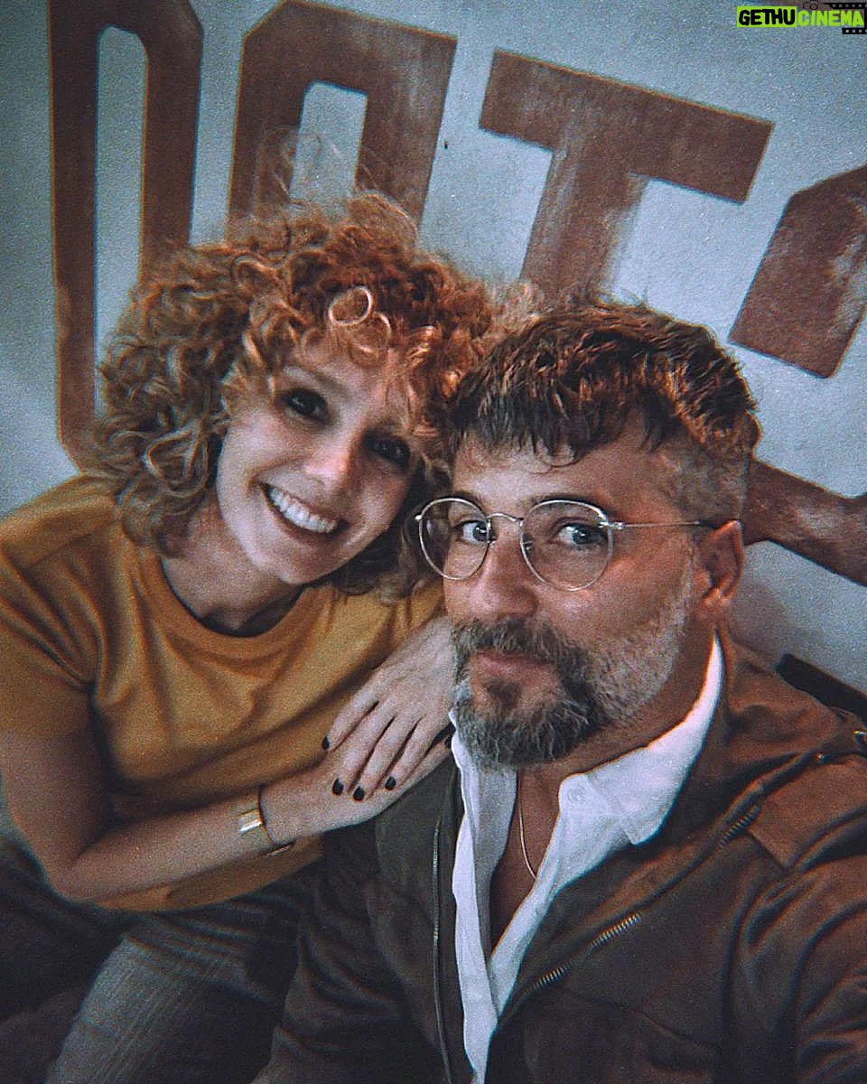 Esther Acebo Instagram - Amistad, buenas risas y trabajo duro. ¡De vuelta a los sets de #MareaNegra ! Galicia, Spain