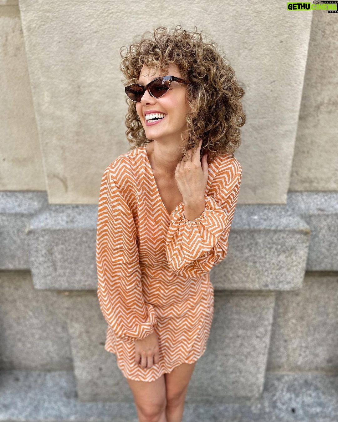 Esther Acebo Instagram - WaLking on sunshine 🧡