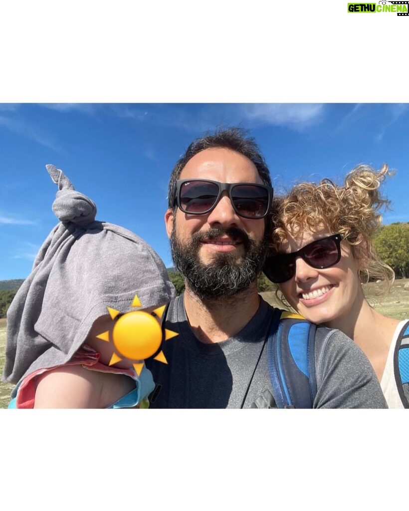 Esther Acebo Instagram - 🌻 Hemos hecho una ruta de aproximadamente 300 metros