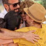 Esther Acebo Instagram - Creo que mi mayor virtud es tener la capacidad de juntar personas maravillosas y generar momentos increíbles!! Y eso es lo que sucedió ayer… FamiLia, amiguis.. GRACiAS a todos por ser y por estar. Os quiero! Os queremos!! ☀️💕 • Espacio bonito cortesía de @swimmy_es s y Decoración espectacular con @globomur_madrid