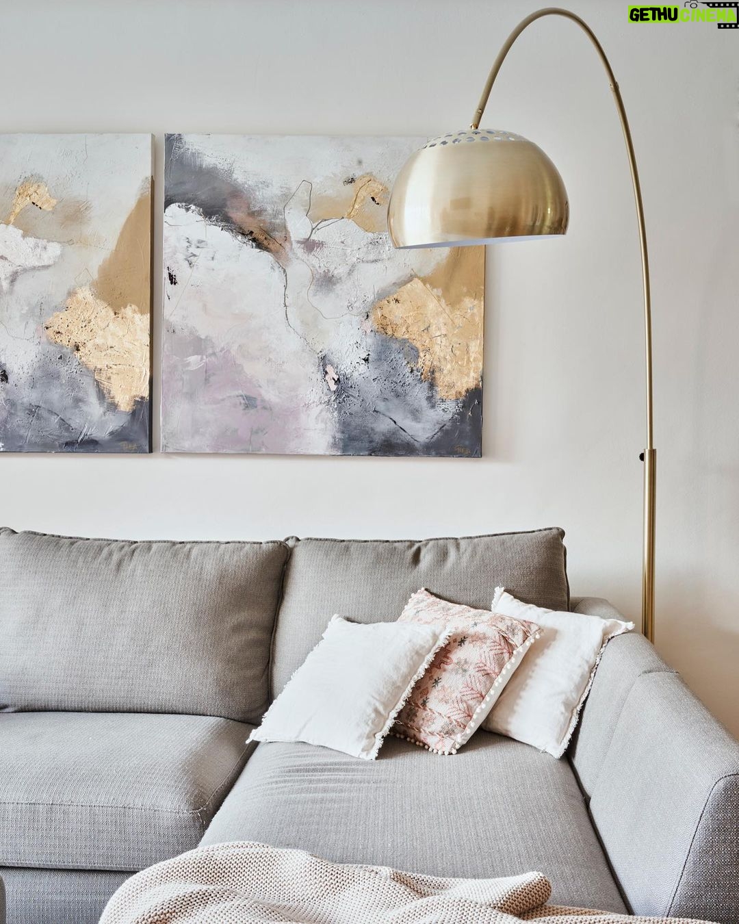 Esther Acebo Instagram - HOME 馃彔 Gracias @westwing_es por ayudarme a crear ViLLARiZOS con tanto gusto y cari帽o. Nos encanta!! 馃挄 Durante 4 d铆as puedes ver nuestro hogar y c贸mo Lo decoramos (mira mis stories)
