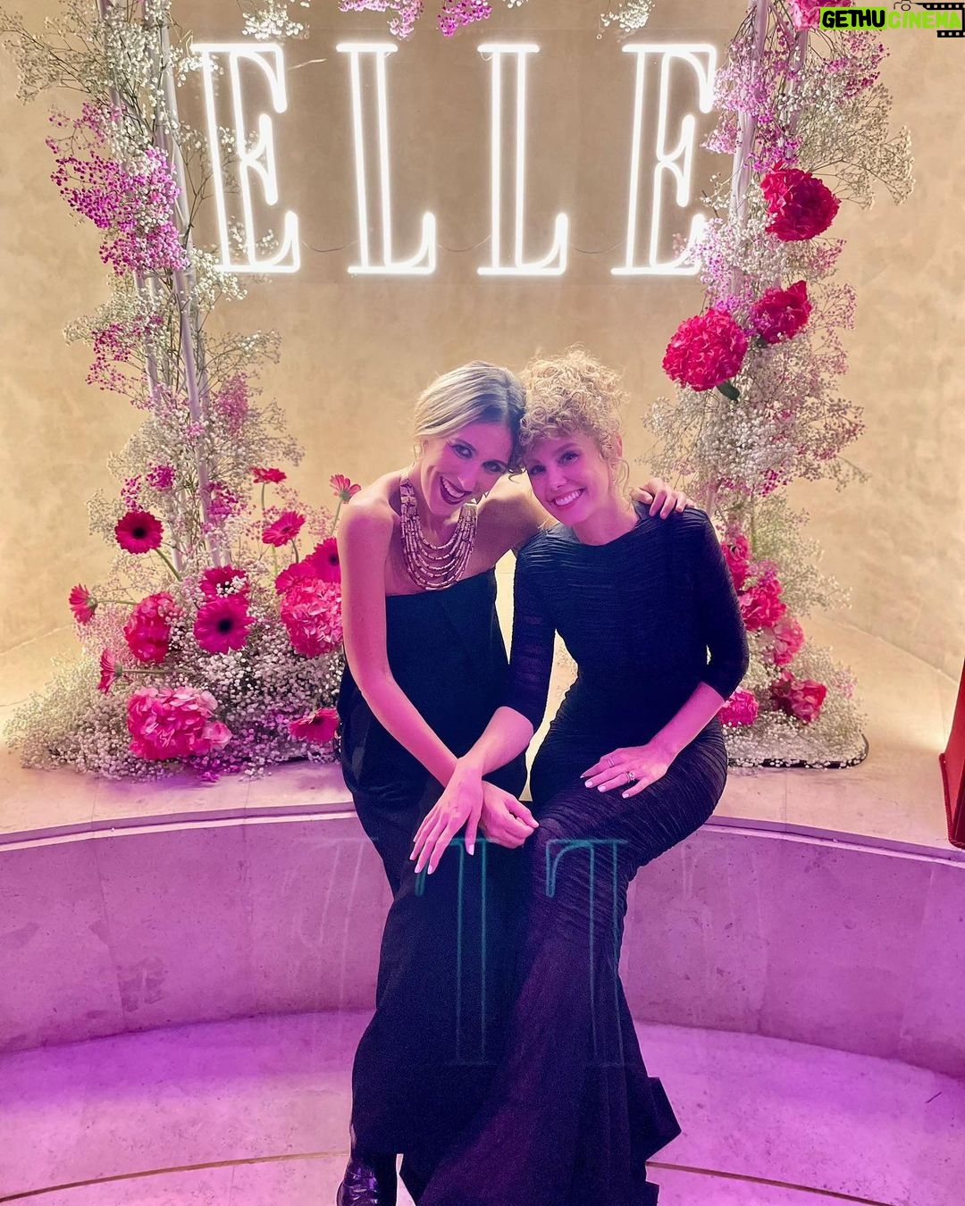 Esther Acebo Instagram - iNVESTiGACiÓN y ESPERANZA son Los conceptos que rescato de ayer en #ellecancerball Muchísimas gracias @elle_spain por contar conmigo para un evento tan importante y enhorabuena por hacerLo tan bonito y especiaL 💕