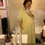 Esther Liu Instagram - #此時此刻 #一家之主 其實家就是家，只要互相互補就好 想念這家裡面吵鬧又平淡的日常 謝謝大家這麼喜歡，我也好喜歡💕 @atthemoment.official
