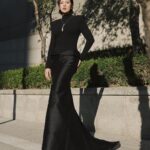 Esther Liu Instagram - 原以為到達了遠方 卻因為角色去到了更遠的地方 原以為角色有始有終 就在劇本的時空 卻因為角色無所適從 從胸口埋下了火種 要有勇敢 也有愛 謝謝莎莉帶我到達釜山 期待繼續前行 還有很多行程喔 感謝 #絕美胸腰臀比 美言 其實好窒息啊😂 終於可以好好大口呼吸了