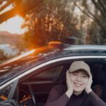 Esther Liu Instagram - 一位女安全飆仔 一位熱愛咖啡（酒精）的男子 兩位愛追著夕陽跑的人 @porschetaiwan 最適合今天💃🏼🥰🕺🏼 陽明山國家公園
