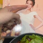 Esther Liu Instagram - 以一版面感恩讚嘆 姐妹包吃包穿 @aiyachang1988 天冷也能獨享不外出的麻辣鍋✌🏻 以及辣妹其實好溫暖過膝靴😂 #姐妹可以再多點副業嗎 #期待包我幸福的到來✌🏻 📷 @choumintsai