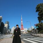 Esther Liu Instagram - 住在景點旁大概就是⋯ 這樣😅😂 一次收集到鐵塔🗼的 day&night 新的一年才過兩天 對於幸運深深有感 一切都有安排 我們就照著走吧 #小姐與流氓小旅行