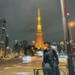 Esther Liu Instagram - 住在景點旁大概就是⋯ 這樣😅😂 一次收集到鐵塔🗼的 day&night 新的一年才過兩天 對於幸運深深有感 一切都有安排 我們就照著走吧 #小姐與流氓小旅行