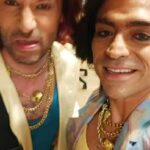 Etienne Bobenrieth Instagram – con @pin_montane @mua.producciones 
@franklinathos 
@andresvelascoreyes 
@bigg_lil_ben 
@mua_contenidos
@nataliabelmar_
@ruizcustomguitars