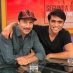 Etienne Bobenrieth Instagram – Hace 3 años, cuando empezaba una amistad y una relación laboral increíble. Ya estamos ensayando para entregarles un gran espectáculo,  fines de enero, llamado #loscoverboys, que podrán disfrutar via streaming y si las fase lo permite, algo de público presencial. Querido @andresvelascoreyes , que sea el primero de muchos proyectos de nuestra productora PANORAMA producciones.