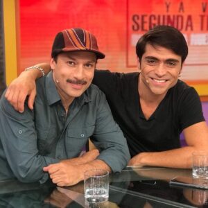 Etienne Bobenrieth Instagram - Hace 3 años, cuando empezaba una amistad y una relación laboral increíble. Ya estamos ensayando para entregarles un gran espectáculo,  fines de enero, llamado #loscoverboys, que podrán disfrutar via streaming y si las fase lo permite, algo de público presencial. Querido @andresvelascoreyes , que sea el primero de muchos proyectos de nuestra productora PANORAMA producciones.