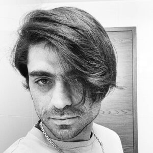 Etienne Bobenrieth Instagram - Selfie sexy de baño. Buena tarde 🌈 🙌🏼🤟🏻😷😁☀️