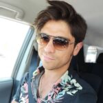 Etienne Bobenrieth Instagram - Te sonrío coqueto, marzo. Aunque no esté fácil. Un consejo humilde: sigan sus convicciones. Buen día a todas y todos! 🤟🏼😇💜🌈🇨🇱🕺🏻🙏