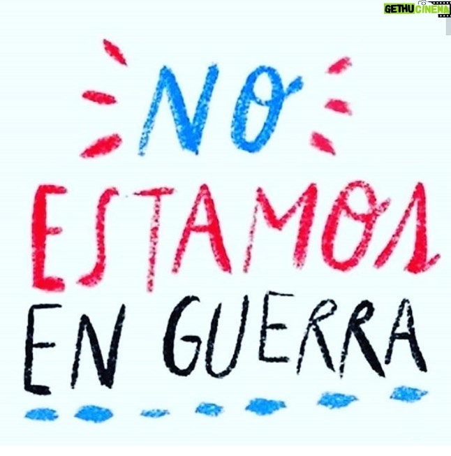 Etienne Bobenrieth Instagram - Y no estemos en guerra!! Pena por la violencia. Pero esperanza para los chilenos y chilenas y las demandas de justicia! Piñera arrogante y displicente, responde por favor.