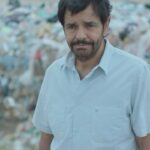 Eugenio Derbez Instagram - @radicalthemovie ya está en cines en todo México. ✏️💛