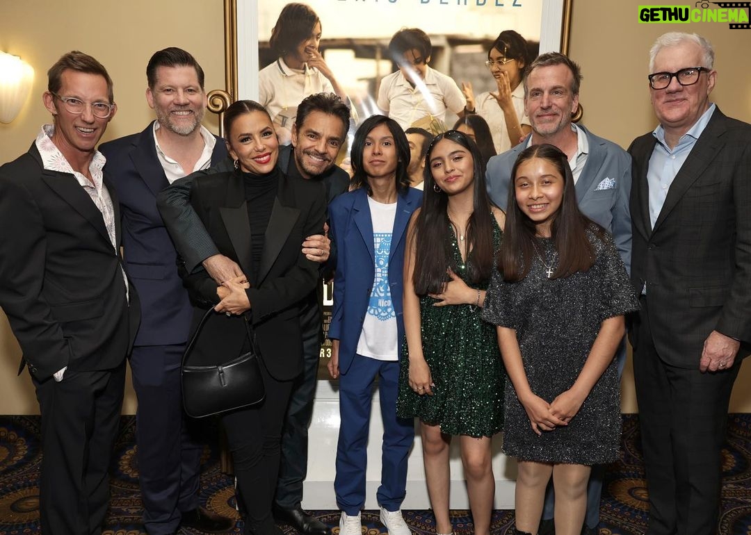 Eugenio Derbez Instagram - #aboutlastnight @radicalthemovie premiered in EUA. Excited to all of you can watch it this Nov 3rd in theaters.
