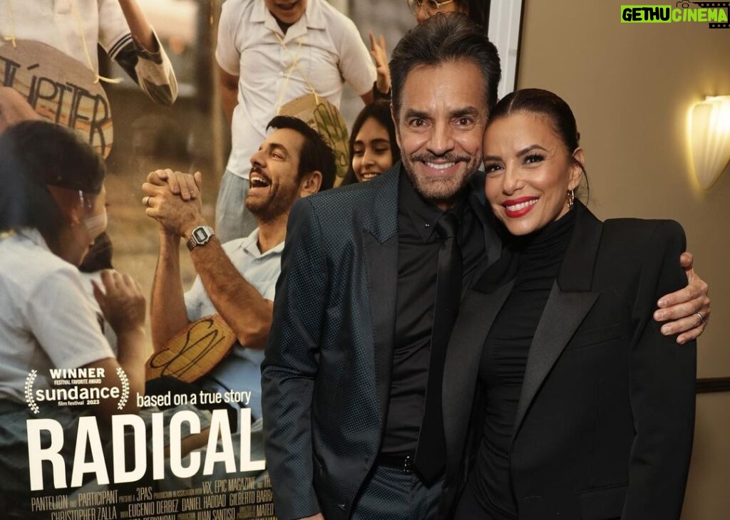 Eugenio Derbez Instagram - #aboutlastnight @radicalthemovie premiered in EUA. Excited to all of you can watch it this Nov 3rd in theaters.