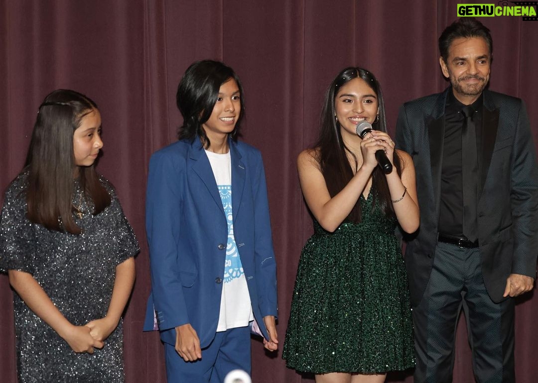 Eugenio Derbez Instagram - #aboutlastnight @radicalthemovie premiered in EUA. Excited to all of you can watch it this Nov 3rd in theaters.