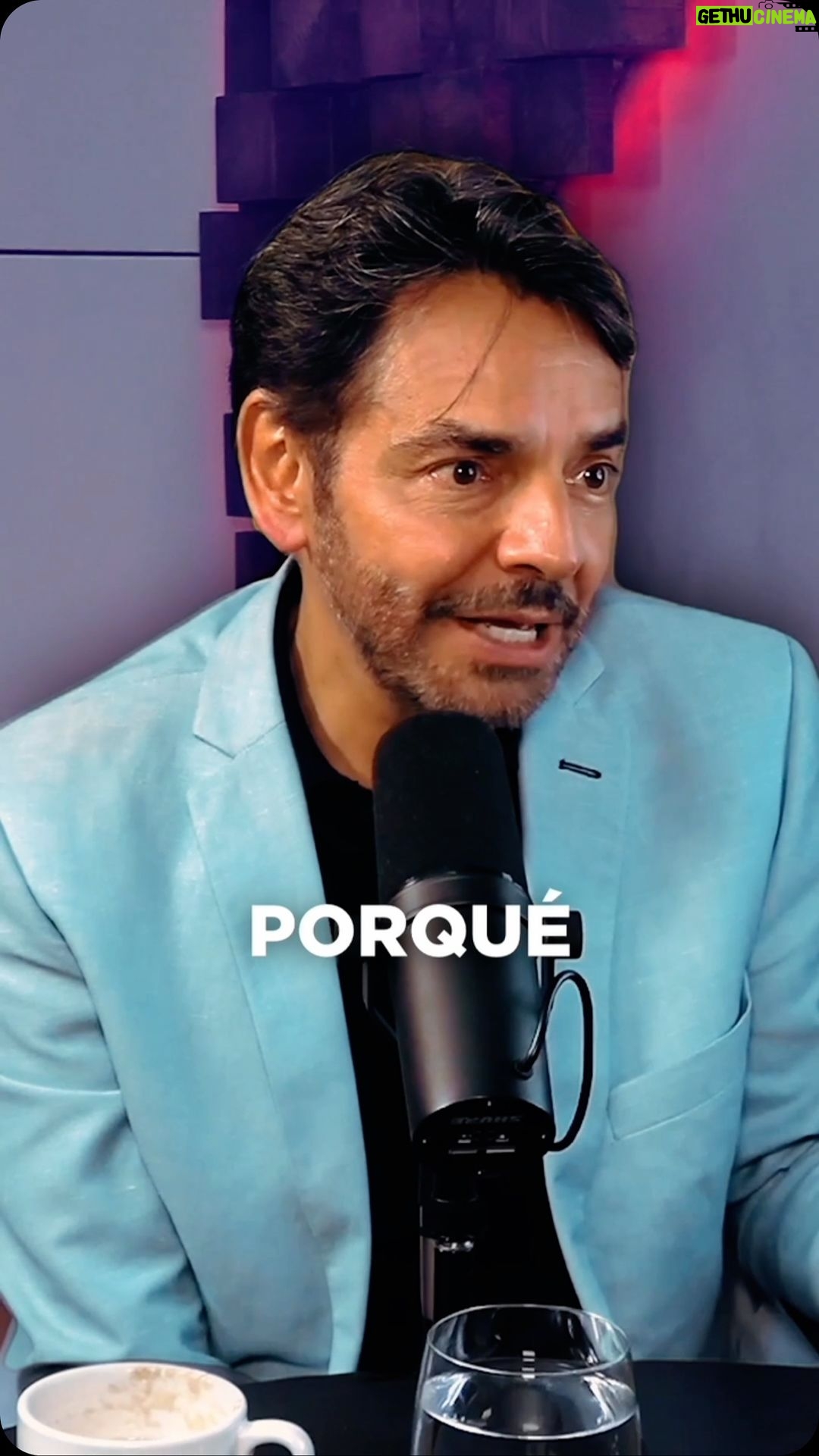 Eugenio Derbez Instagram - El miedo de salirse de la zona de confort. @ederbez hace un brinco a su primer papel estelar en drama para su nueva película “RADICAL” que debutó con un 93% en rotten tomatoes. Vayan a verla al cine! Ya esta disponible a partir de hoy! #OpinionPersonal
