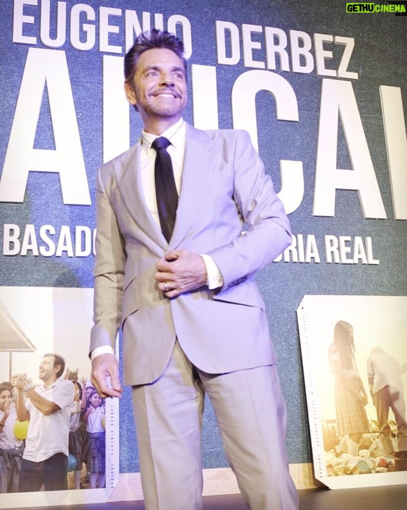 Eugenio Derbez Instagram - Radical premier #CDMX What a night!!! 🎥🎬🍿 Octubre 19 🇲🇽 November 3rd 🇺🇸 Plaza ANTARA. Polanco Mexico DF