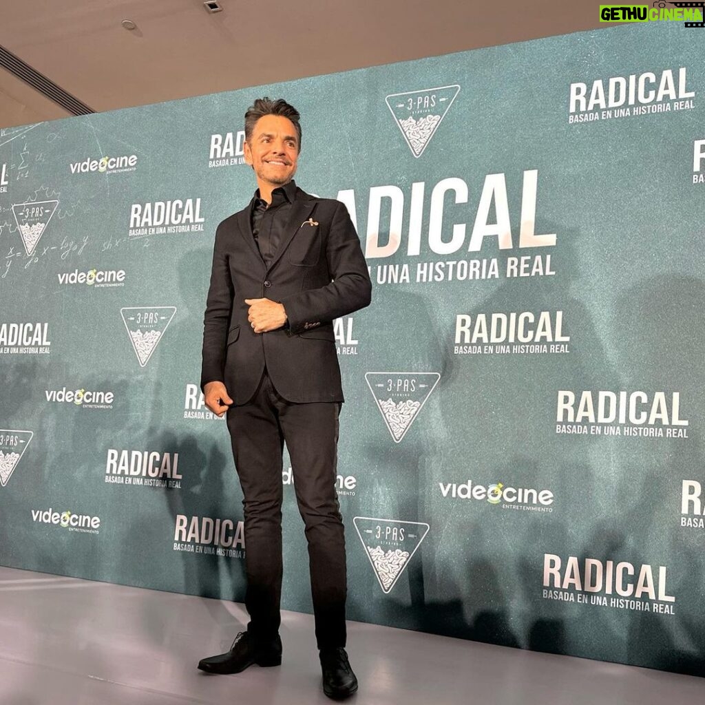Eugenio Derbez Instagram - Radical - Press Conference @ Mexico City. #RadicalMovie 19 de octubre / en cines. #Radical 📸conferencia de prensa en CDMX @radicalthemovie