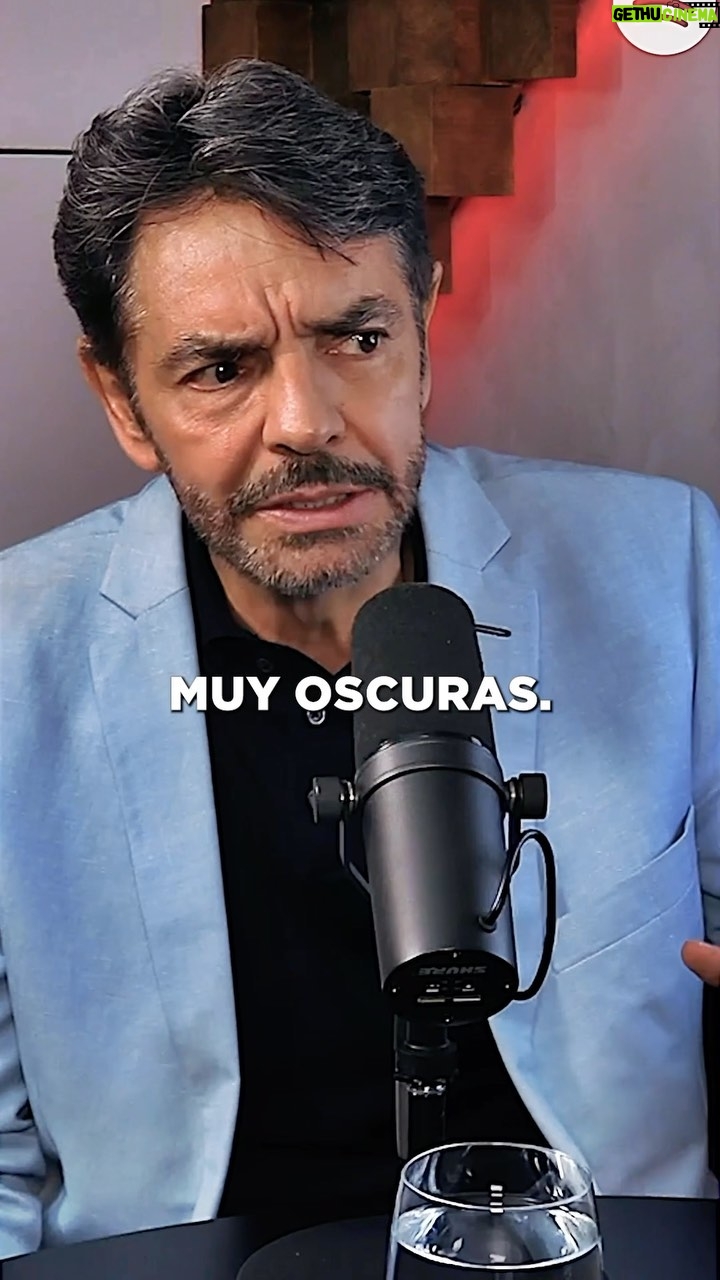 Eugenio Derbez Instagram - “Abraza al rechazo.” - @ederbez Podcast completo en video de “No hagas lo fácil” en @spotify Link en mi bio.