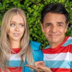 Eugenio Derbez Instagram - Family plan for Sunday!!! It's #InstructionsNotIncluded 10th anniversary and to celebrate it we got together with the cast. Go watch it on @vix / Plan familiar para este domingo!!! #NoSeAceptanDevoluciones cumple 10 años y para celebrarlo hicimos una reunión con el elenco. Vayan a verlo a @vix . #sundayfunday #familysunday