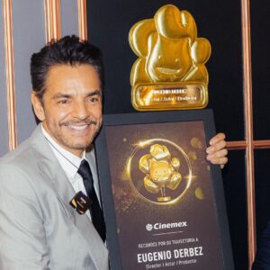 Eugenio Derbez Instagram - #aboutlastnight @radicalthemovie 💫✨