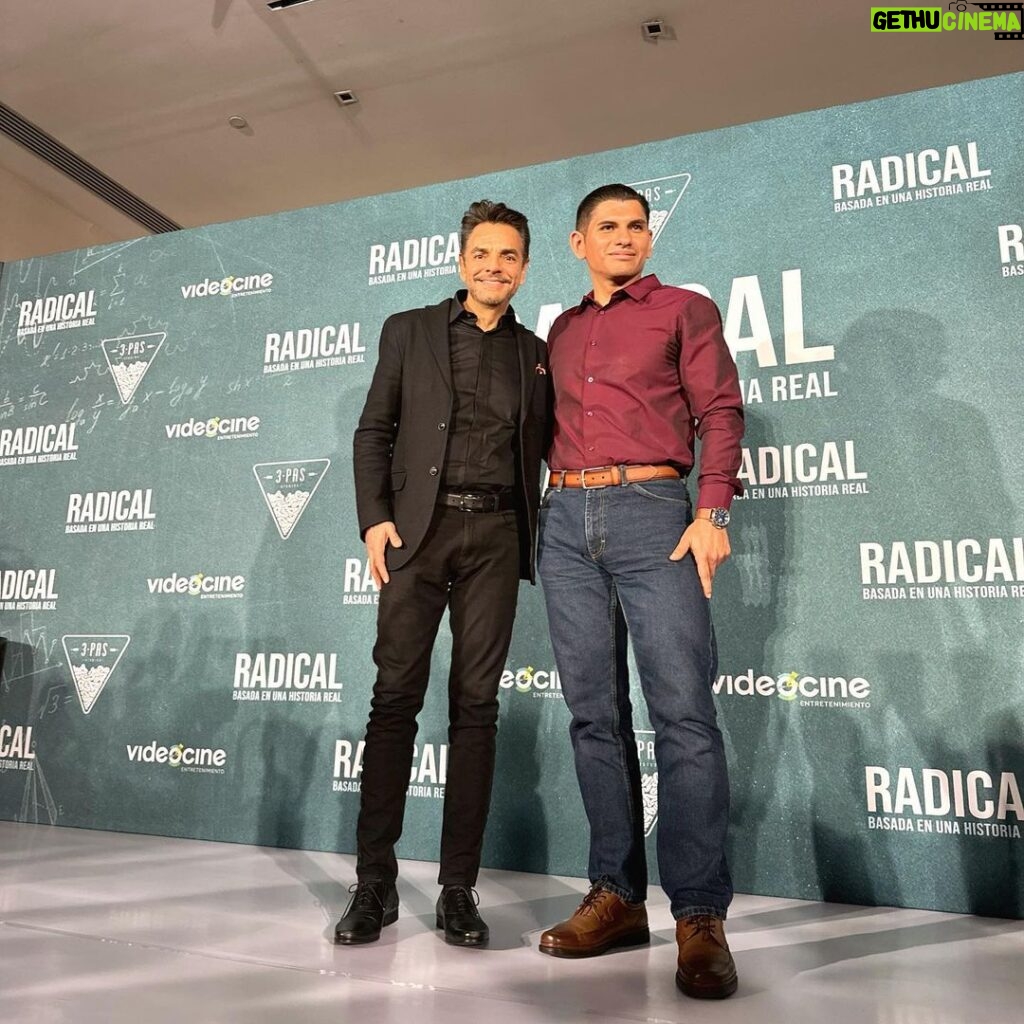 Eugenio Derbez Instagram - Radical - Press Conference @ Mexico City. #RadicalMovie 19 de octubre / en cines. #Radical 📸conferencia de prensa en CDMX @radicalthemovie